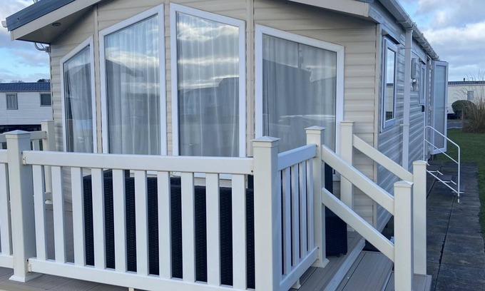 Woodhorn Cabin | Impeccable 2-Bed Lodge in Ashington