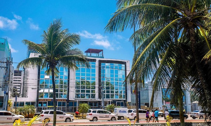 Tambau Apartment | IMPERIAL FLAT com Roupa de Cama, Camareira, vista para o mar.