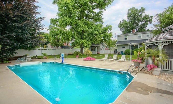 Mechanicsburg House | IN-GROUND POOL, Large Private Fenced Yard, Dining Gazebo, Outdoor Kitchen/Bath