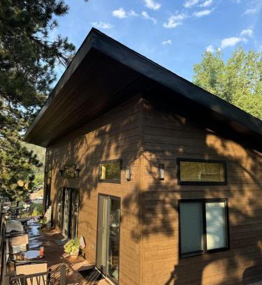 Keystone House | In the center of it all The Elkhorn Cabin