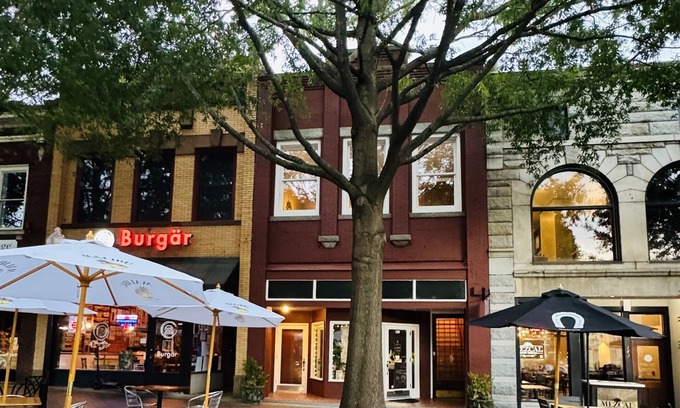 Spartanburg Apartment | In the heart of downtown Spartanburg! Literally! Steps to restaurants and shops!