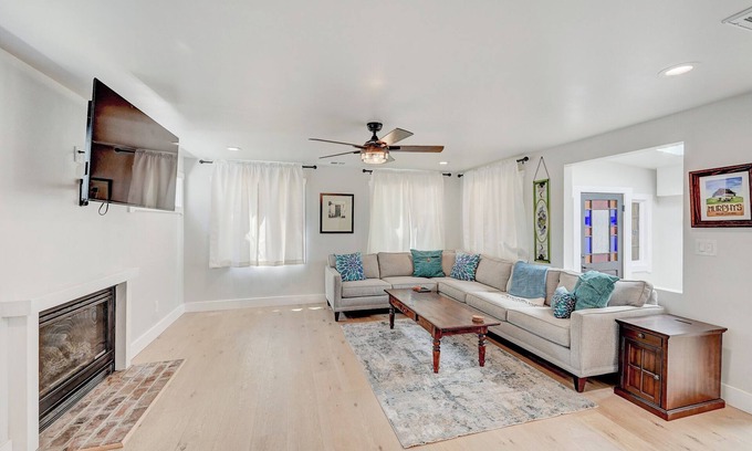 Murphys Cottage | In the HEART of downtown Murphys!