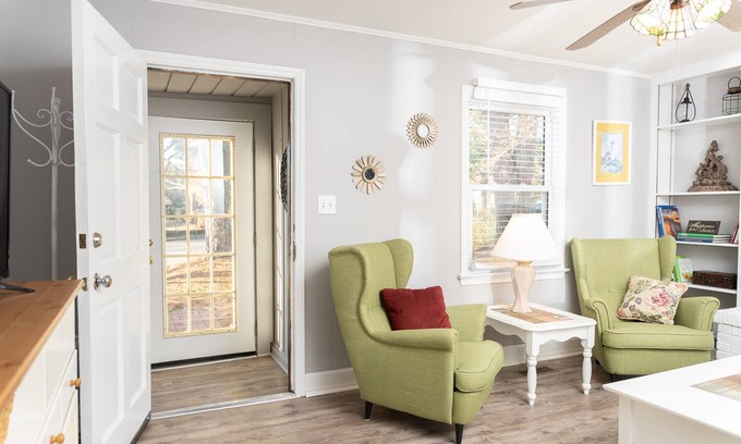 Aberdeen House | In the Heart of the Sandhills