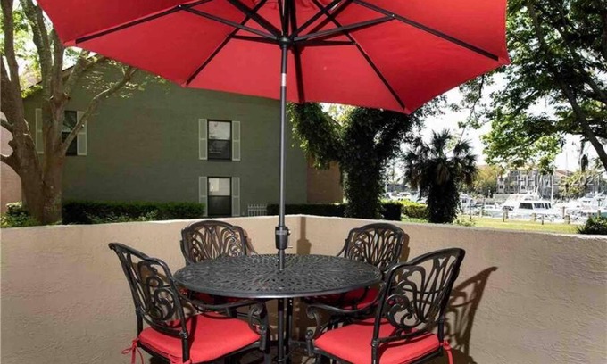 Harbour Town House | In the Heart of Harbour Town 2BR 2BA Pool Access Close to Beach