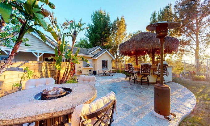 Valencia House | In the heart of Valencia California