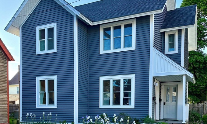 Bar Harbor Apartment | In-Town Bar Harbor, One Bedroom, Huckleberry Suit