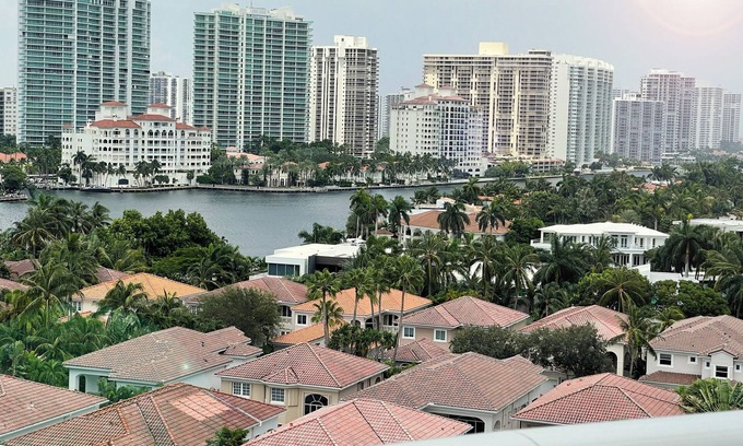 Golden Beach Apartment | Incredible apartment overlooking the intracoast. Parking included