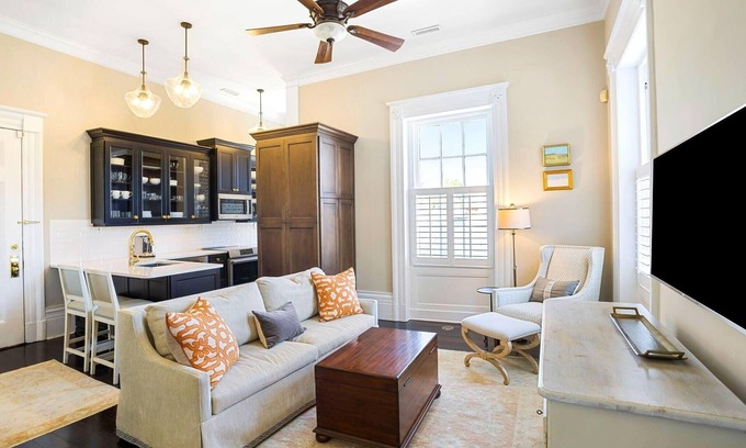 Harleston Village Condo | Incredible Monthly Downtown Historic Luxury Condo by MUSC - Walk to Everything