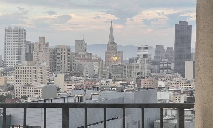 Cathedral Hill Apartment | Incredible SF skyline view hotel liked condo with amenities of a home