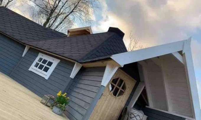 Pontsticill Cabin | Incredible Views | Outdoor Bathtub | Custom Design