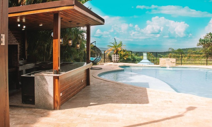 La Vega Province Villa | Incredible views ✅️Piscina grande✅️Area sociales✅️Wifi✅️AC✅️ Big Garden and more