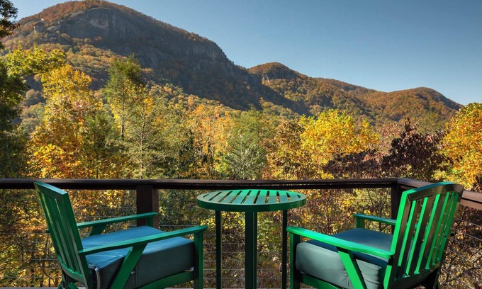 Chimney Rock House | Incredible waterfall and mountain views| Hot Tub| Fire Pit