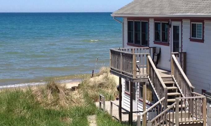 Porter Beach Cottage | Indiana Dunes 2-Bedroom Beach Rental