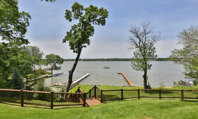 Cedar Lake House | Indiana LAKE HOME SUNSETS. 5 Beds, 3 Baths, 2 Decks, 1 Long Pier, by CHICAGO IL