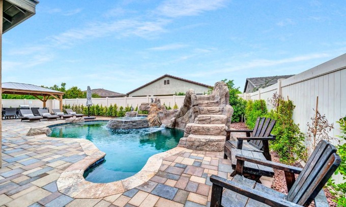 Indio House | IndioStay with private Pool, Water Slide, Waterfall, Jacuzzi and Fire Pit near Coachella