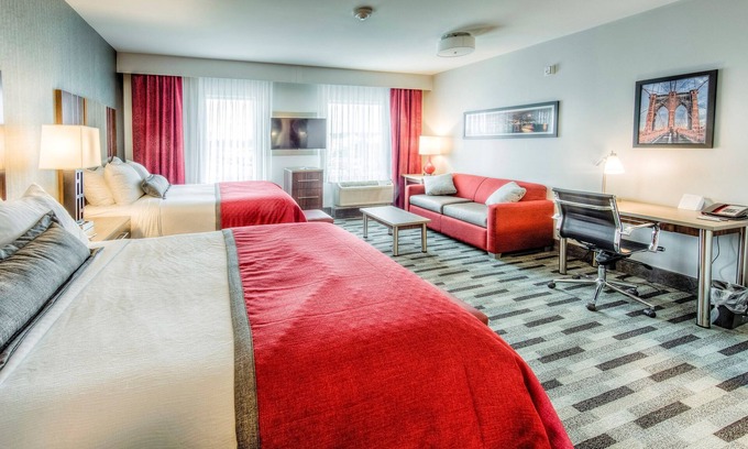 Columbus Apartment | Indoor Pool + 24 Hour Business Center | Studio Suite Only 1 Mile from OSU!