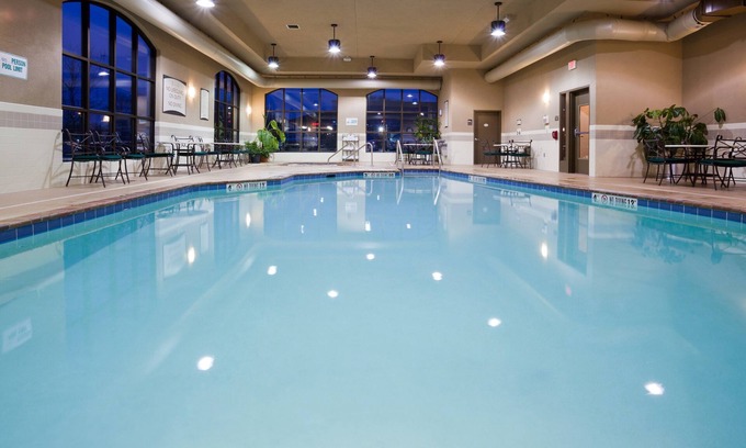 Franklin Condo | Indoor Pool + Hot Tub | Close to the Airport!