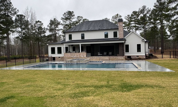 Harlem House | Indulge in Luxury: Your Masters Sanctuary Awaits! 25 Minutes from course w/pool