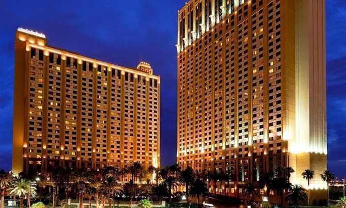 Las Vegas Apartment | Indulge in Trump International Hotel Las Vegas, a Hilton Grand Vacations.