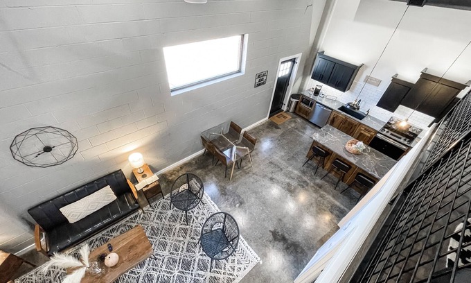 Mountain Home Apartment | Industrial/modern loft within walking distance to downtown!