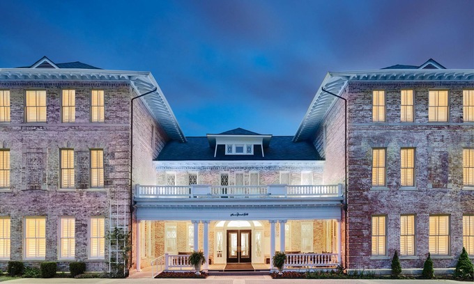 Fayetteville Hotel | Inn at Carnall Hall