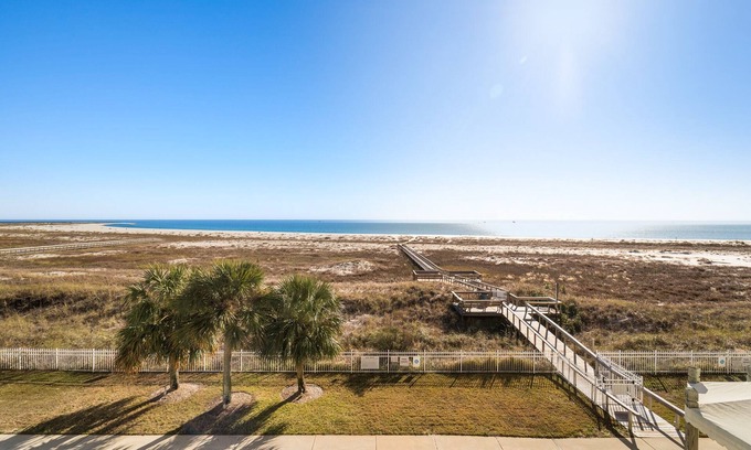 Dauphin Island Condo | Inn at Dauphin Island 305 Beautiful Unit with wonderful Views!