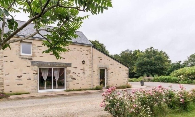 Notre-Dame-des-Landes House | Inn Notre-Dame-des-Landes, 4 bedrooms, 8 people