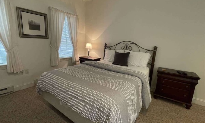 Mercersburg House | Inns Unit 108 Summary