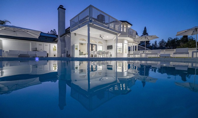 Visalia Villa | Inspired by the iconic white buildings and turquoise waters of Greece.