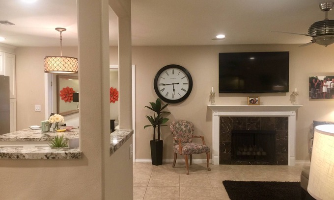 Thousand Oaks House | INSURANCE CLAIMS, TEMPORARY HOUSING, LAST MINUTE TRAVEL