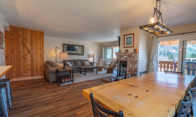 June Lake Condo | Interlaken #17 3 BEDROOM, 3 BATH, NEWLY REMODELED END UNIT
