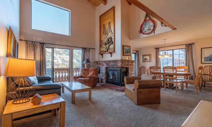 June Lake Condo | Interlaken #9 3 BR+loft, 3Bath