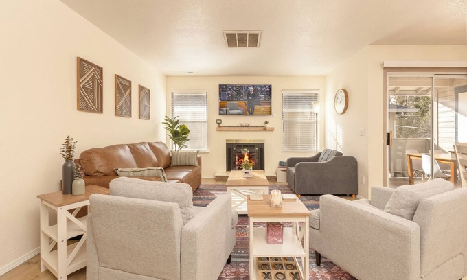 Veterans Park Apartment | InThe Heart Of Downtown Boise!