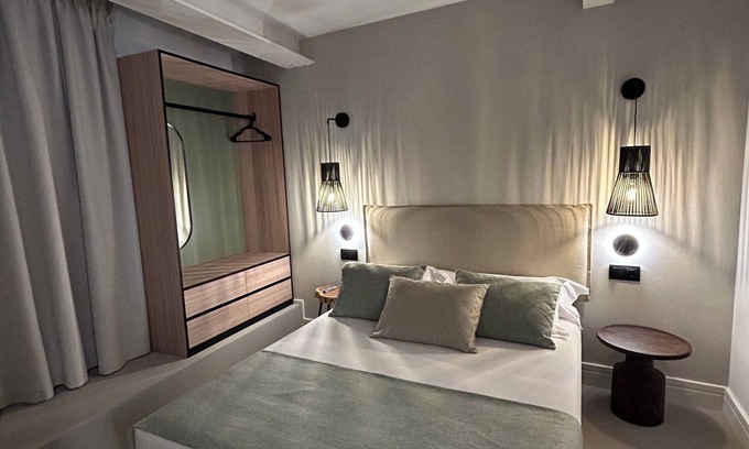 Muros Hotel | INTRAMUROS Quiet Apartments