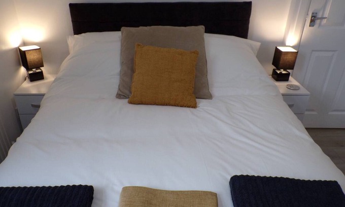 Southend-on-Sea Apartment | Inviting 3-bed Apartment in Southend-on-sea