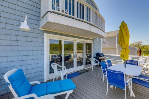 Rockport House | Inviting Rockport Rental with Deck Walk to Beach!