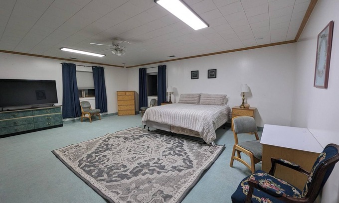 Hot Springs Cabin | Inviting Suite - Room 107