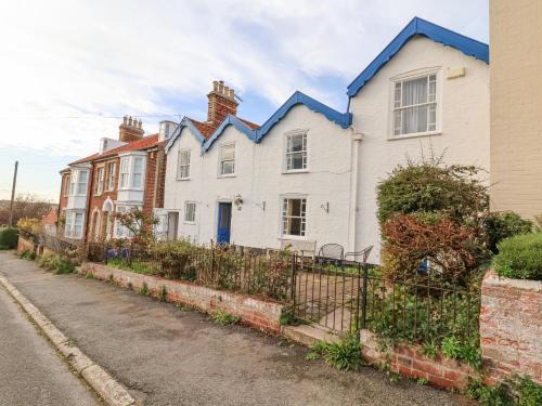 Southwold House | Iona Cottage