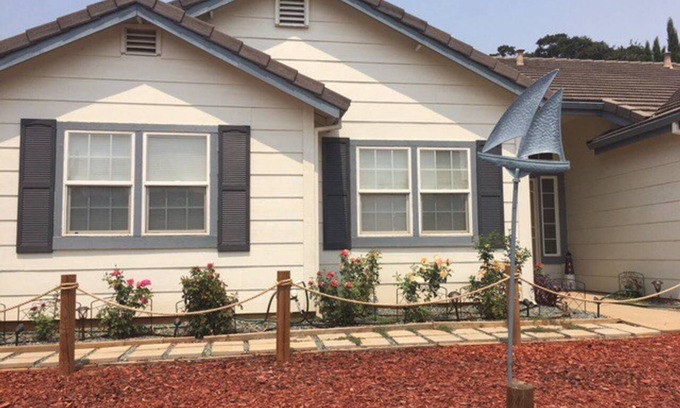 Ione House | Ione Captains Cottage With 3 separate BEDROOMS Close to Town. Centrally located.