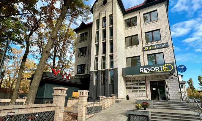 Vorzelʼ Hotel | Iris Hotels Resort