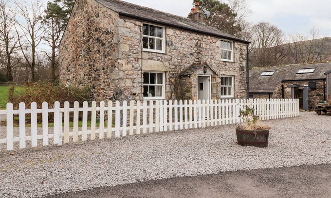 Nether Wasdale Cottage | IRT COTTAGE, pet friendly, with open fire in Nether Wasdale