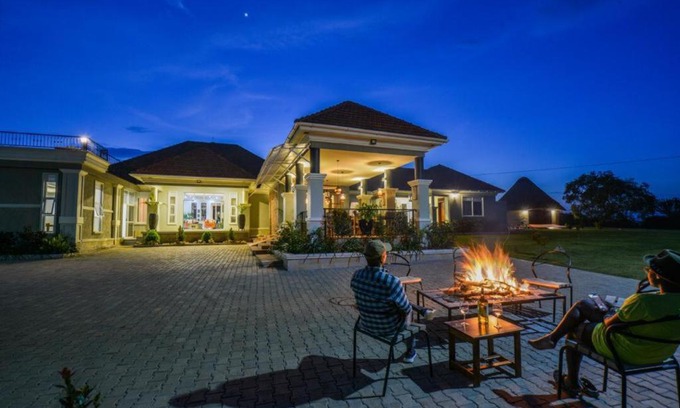 Nyabushozi House | Ishaazi Farm Lodge