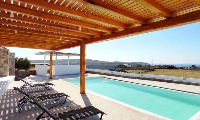 Plintri Apartment | Island Dreaming Opal 2 Bd in Mykonos w shared pool