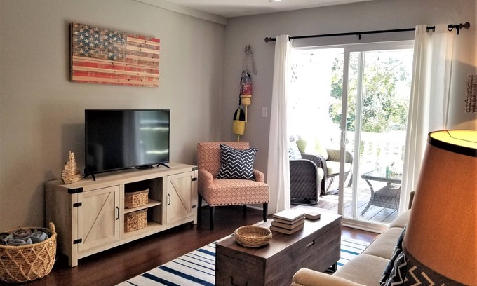 Surfside Beach House | Island House D : Stylish Updated Townhome - Steps to the Beach w/Pool!