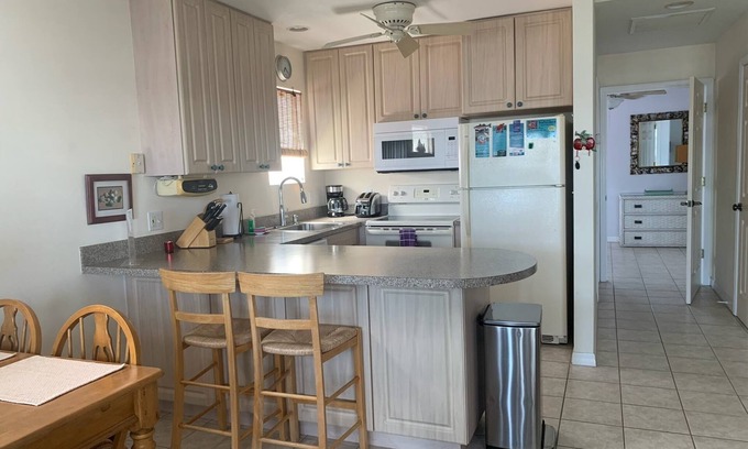 Cedar Key Apartment | Island Oasis - NON SMOKING Top Floor Apartment located downtown with Gulf Views!