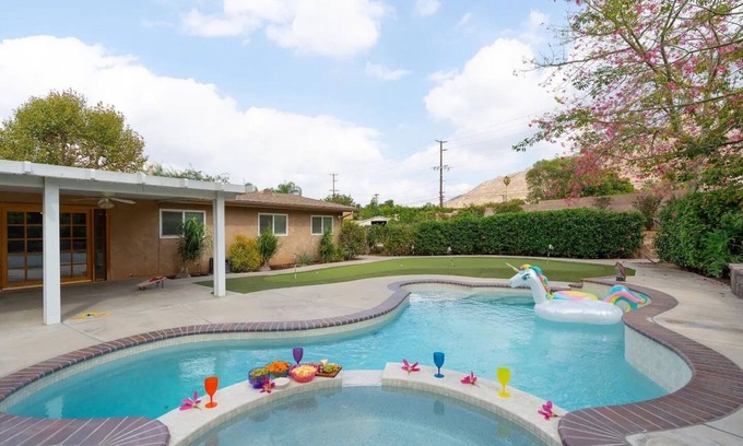 Patton House | Island Vibes in Riverside: Your Tropical Escape!