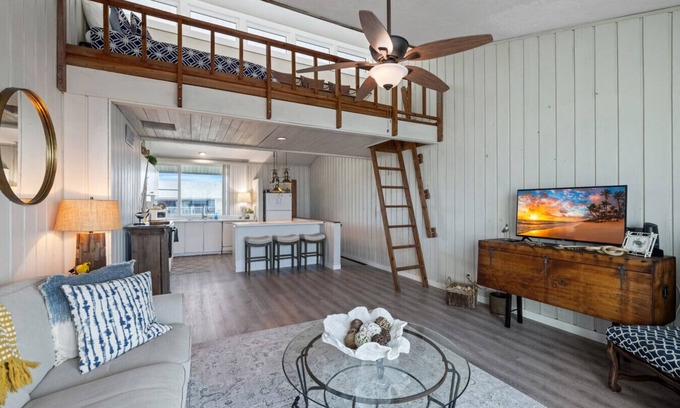 Cedar Key Villa | Island View: Waterfront condo