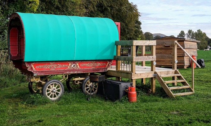 Hawick Cabin | Islay @ Westcote Glamping