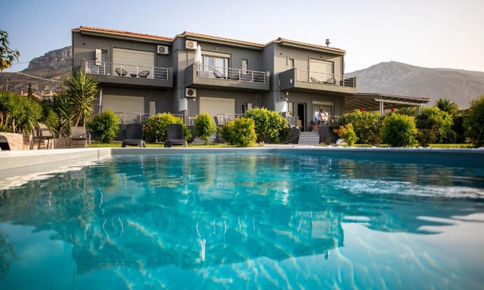 Xylokastro-Evrostina Apartment | Isola Apartments