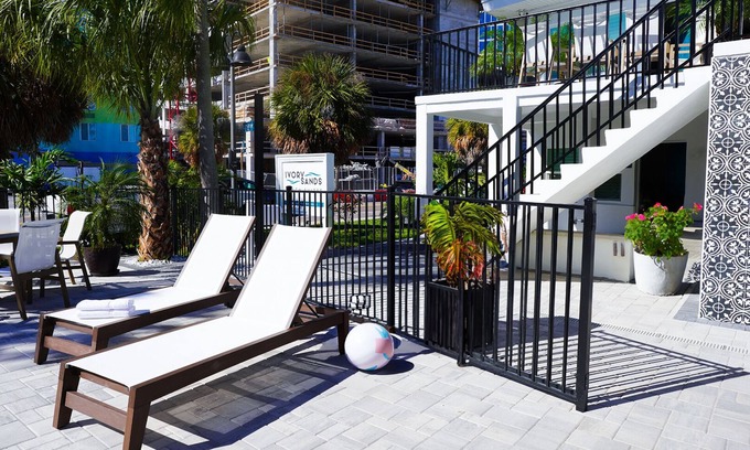 Clearwater Beach Hotel | Ivory Sands Beach Suites